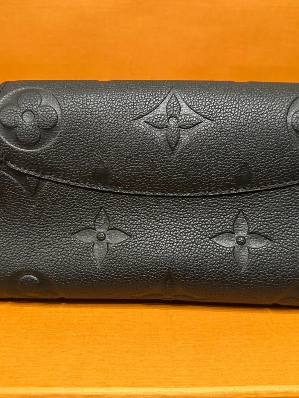 Louis Vuitton Favorite Shoulder Bag Black Leather - Picture 7 of 7
